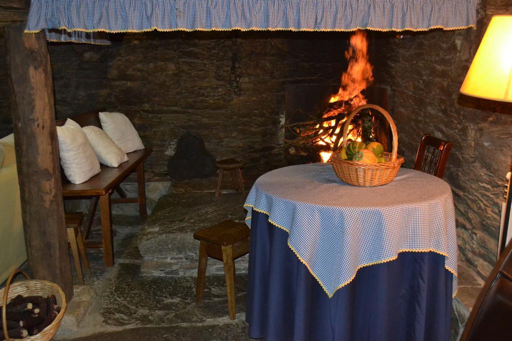A Pena De Augasantas Guest House Oca de Abaixo Luaran gambar